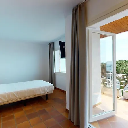 Mar Menuda By Reymar