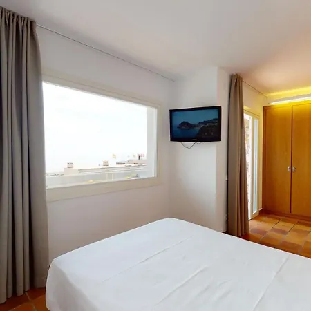 Mar Menuda By Reymar