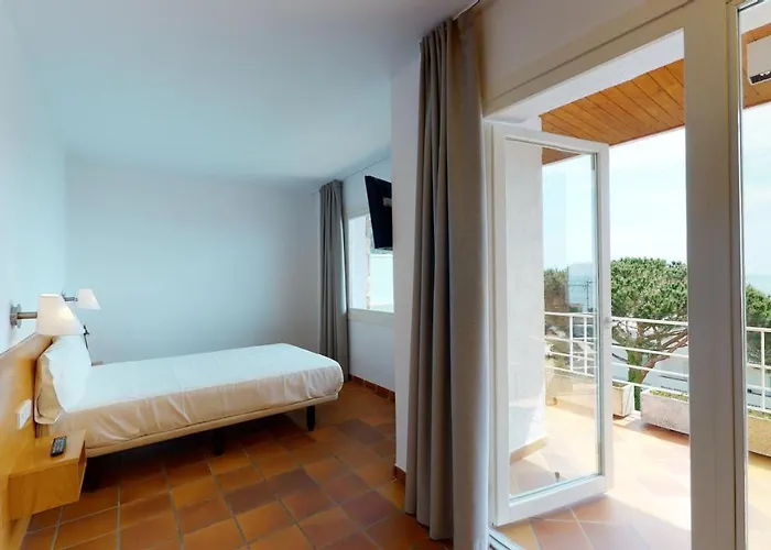 Mar Menuda By Reymar