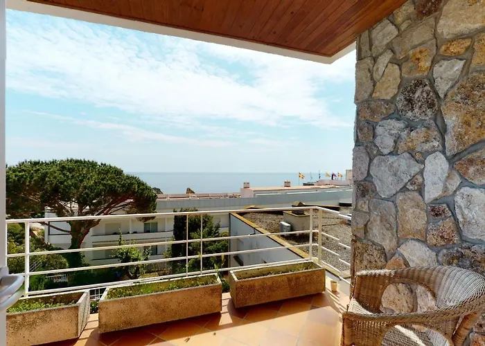 Mar Menuda By Reymar Tossa de Mar