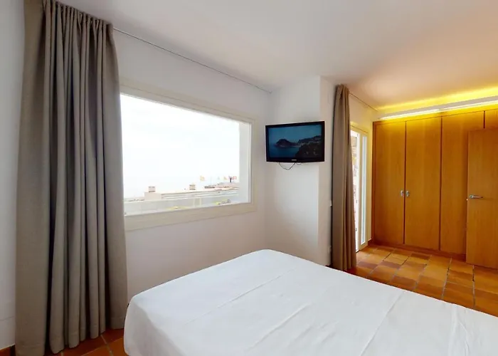 Mar Menuda By Reymar