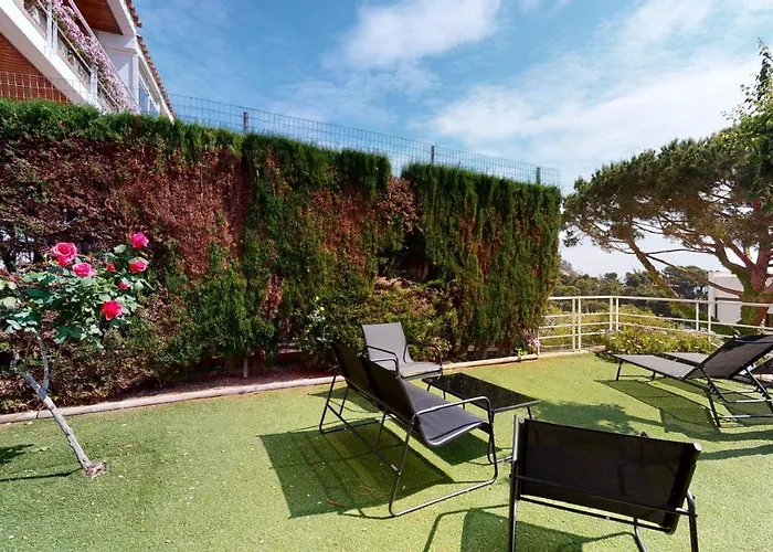 Mar Menuda By Reymar Villa *